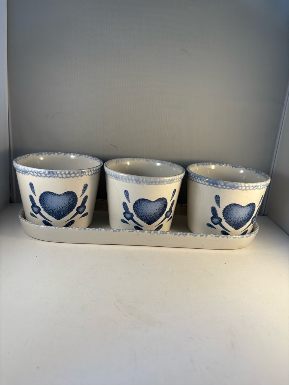 Vtg Corelle Blue Hearts Ceramic Window Planter Pot Set Of 3 with Tray Cottage